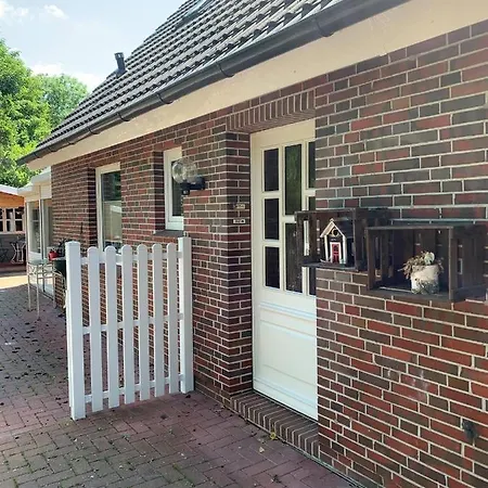 Schuetzenweg 10a Apartment